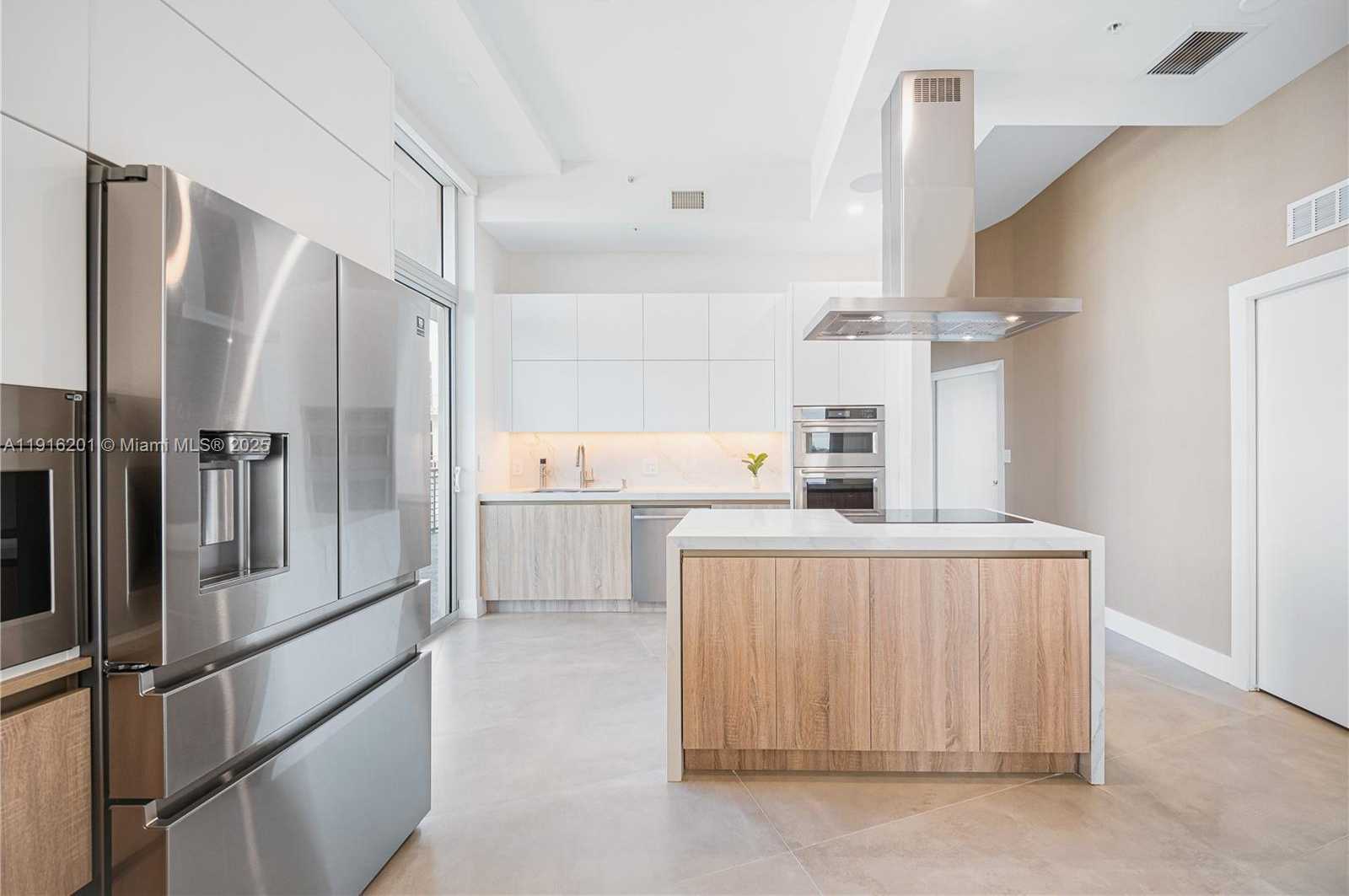 Small Image of 2001 MERIDIAN AVE #514, Miami Beach Number 22