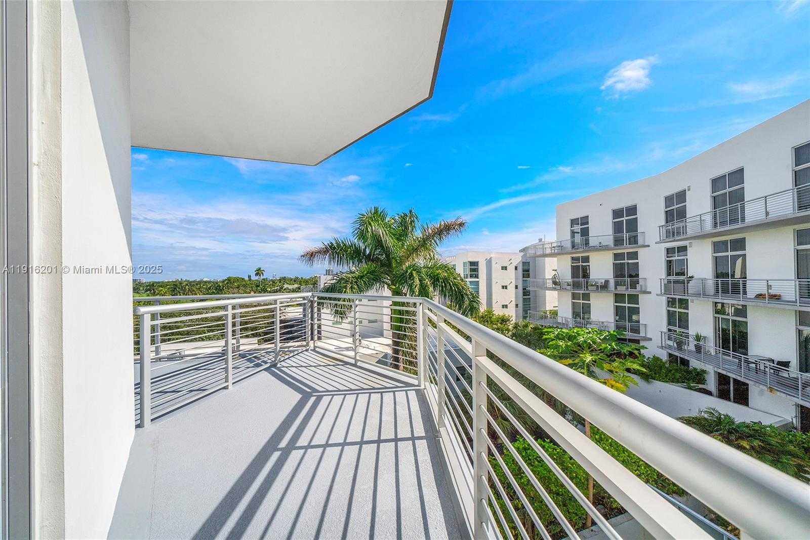 Small Image of 2001 MERIDIAN AVE #514, Miami Beach Number 29