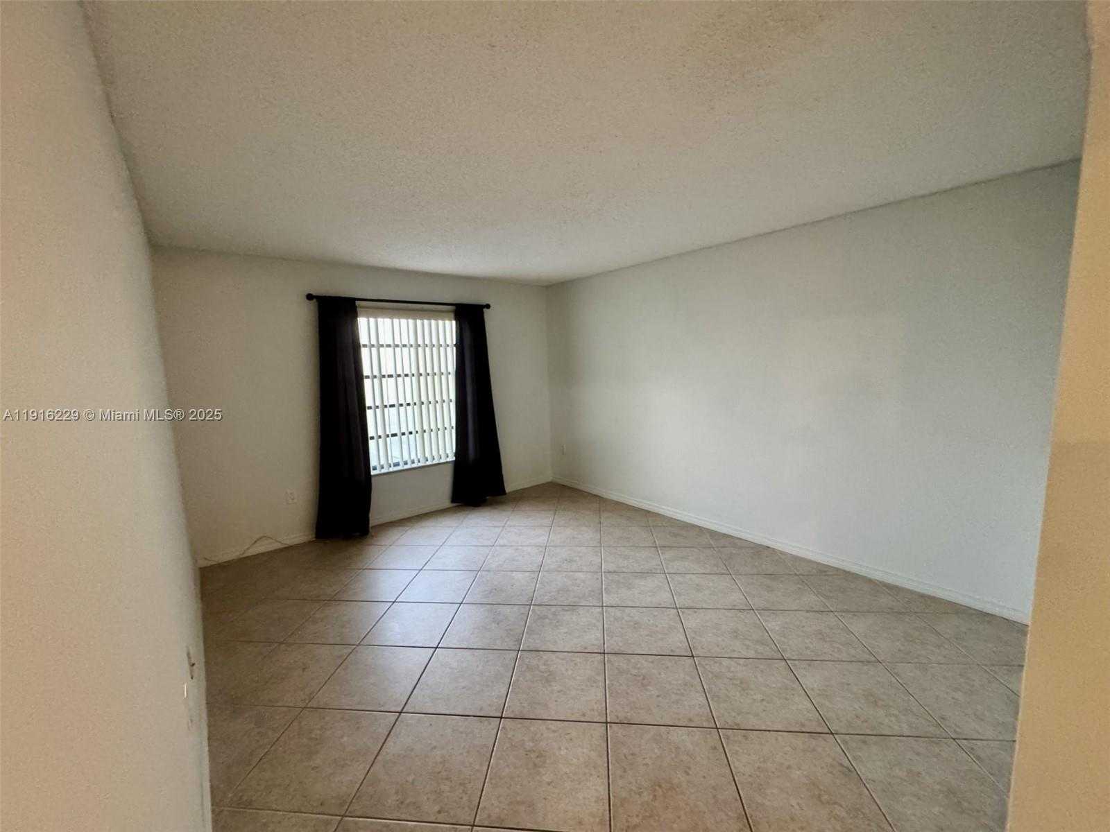 Imagen de Pequeño Objeto