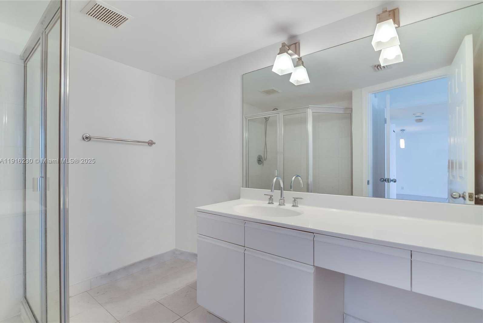 Imagen de Pequeño Objeto