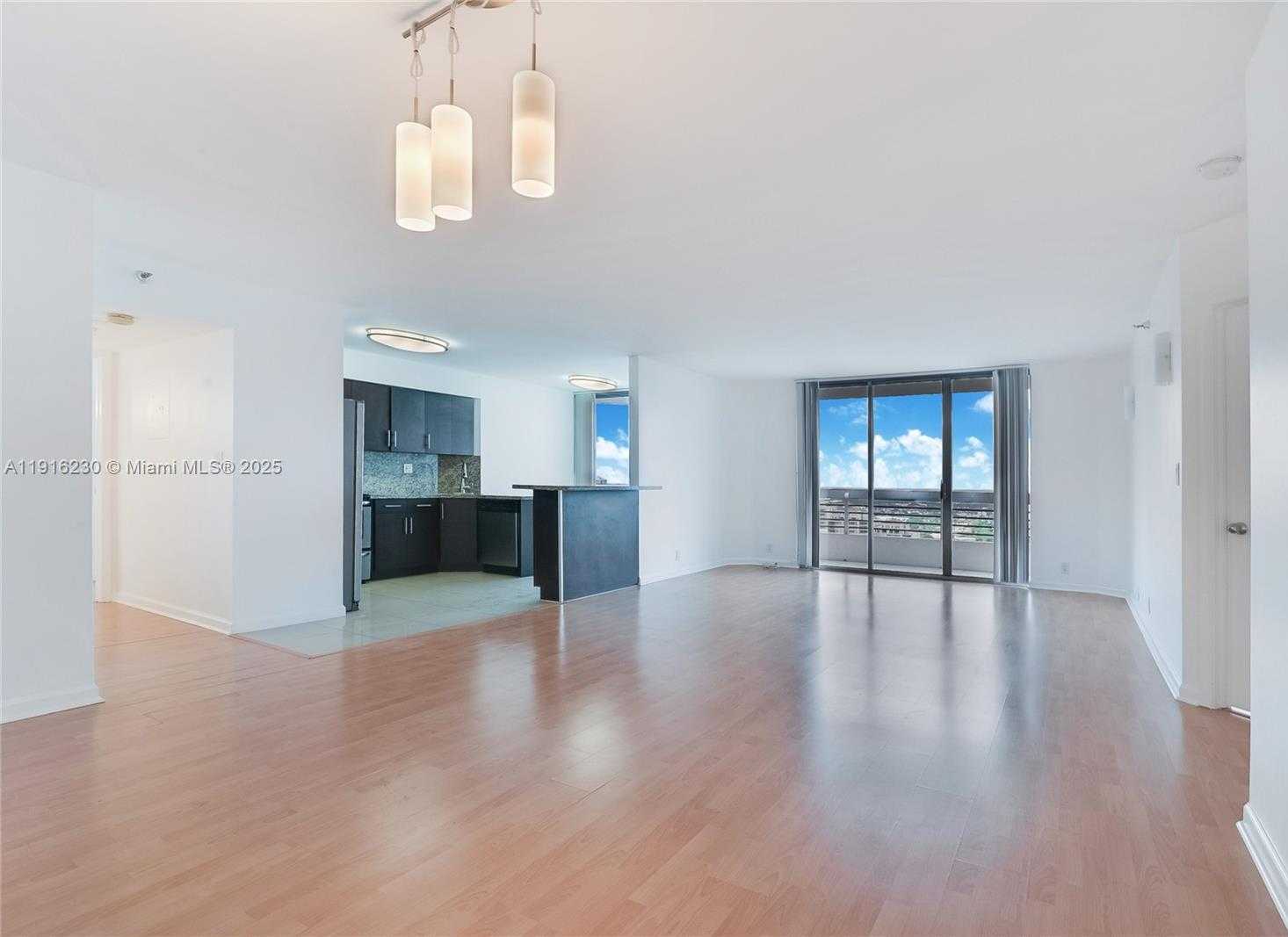 Imagen de Pequeño Objeto