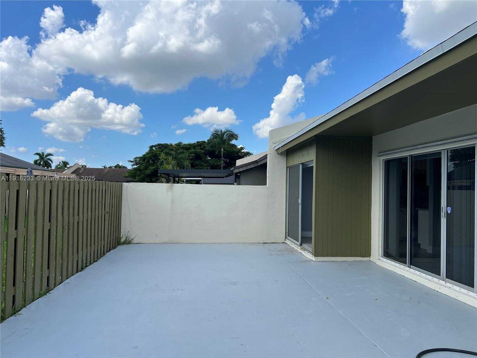 Small Image of 12250 SOUTH WEST 113TH LN #n/a, Miami Number 13