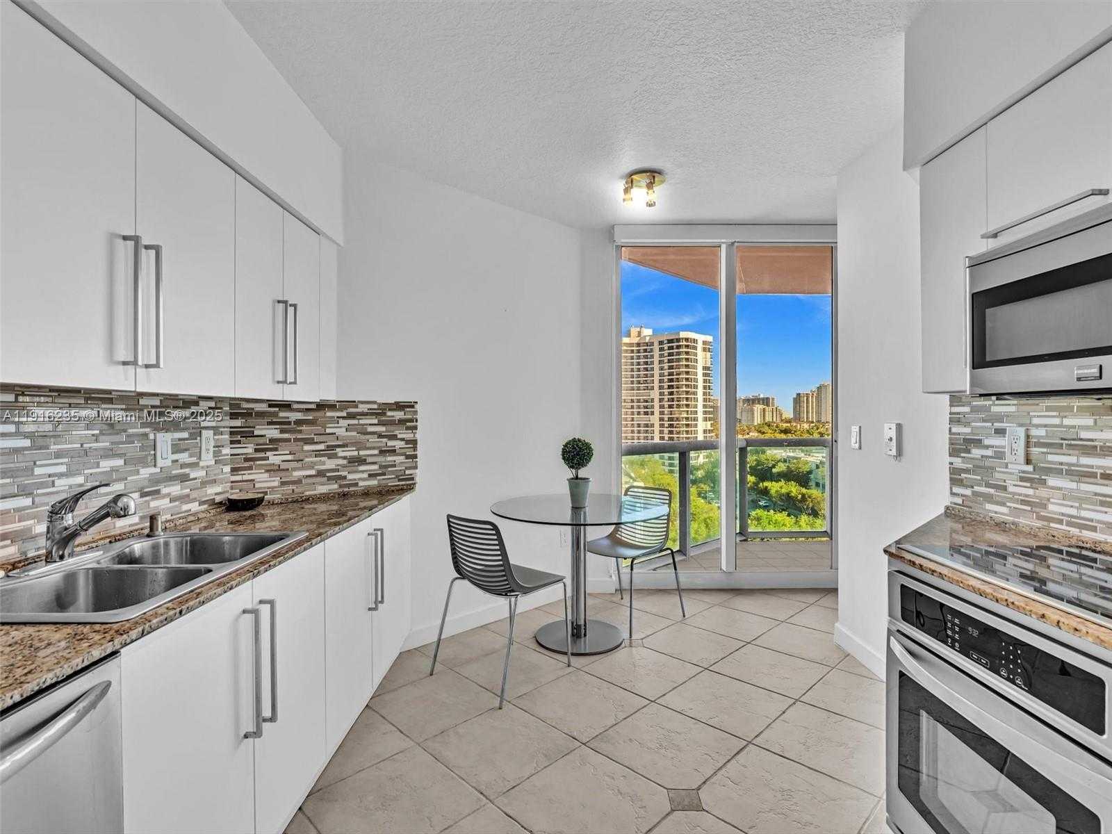Small Image of 3370 HIDDEN BAY DR #1002, Aventura Number 17