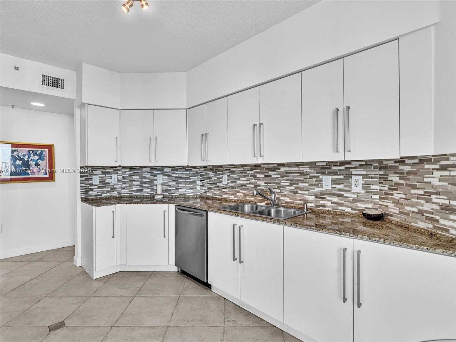 Small Image of 3370 HIDDEN BAY DR #1002, Aventura Number 18