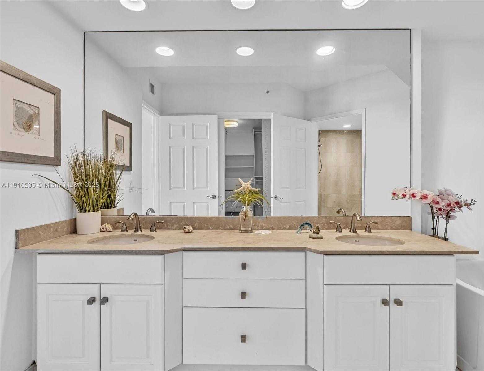 Small Image of 3370 HIDDEN BAY DR #1002, Aventura Number 29