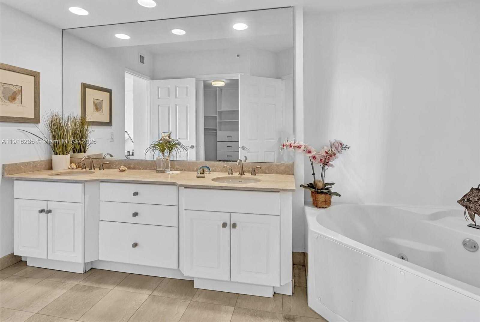 Small Image of 3370 HIDDEN BAY DR #1002, Aventura Number 30