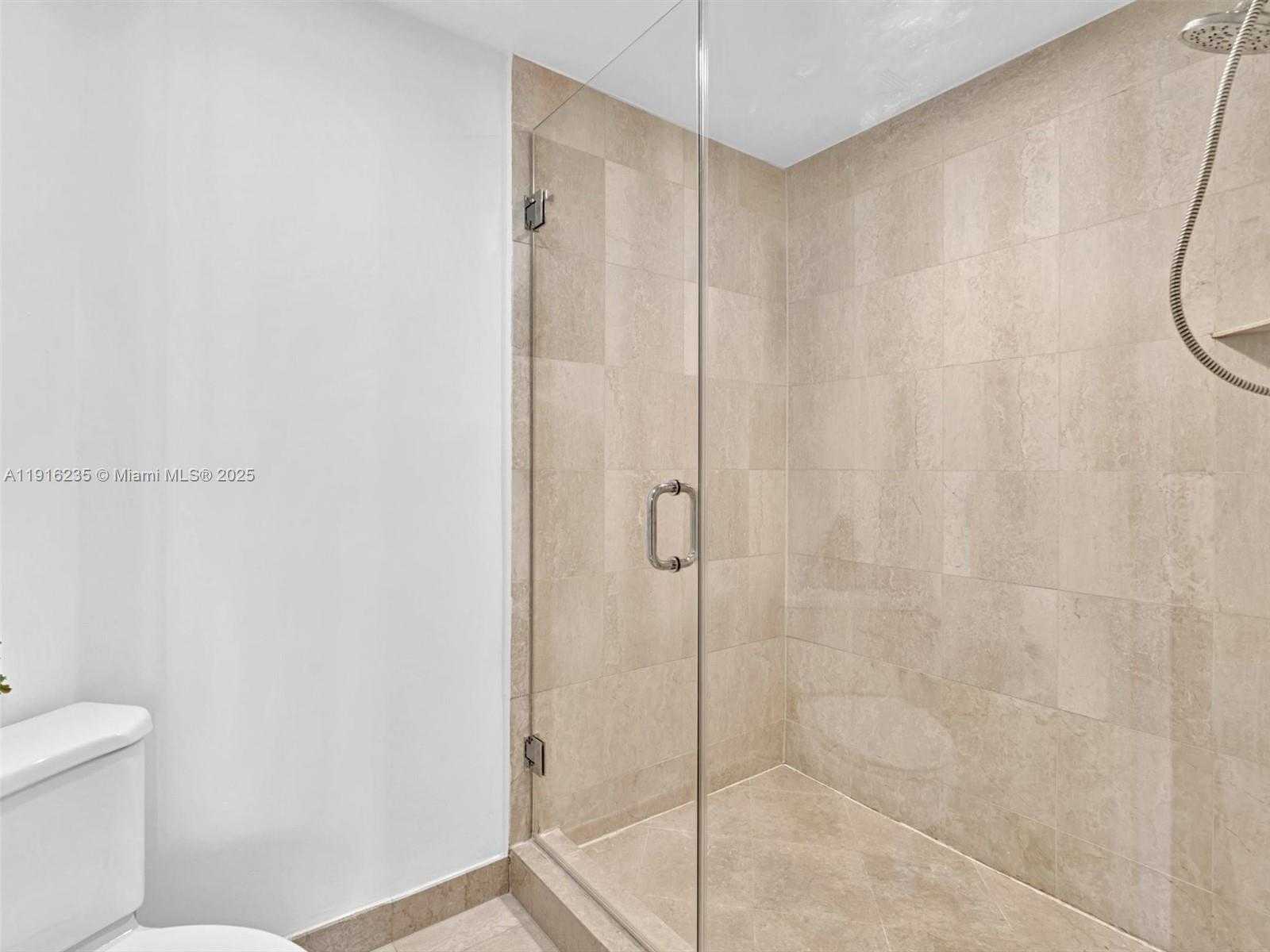 Small Image of 3370 HIDDEN BAY DR #1002, Aventura Number 33