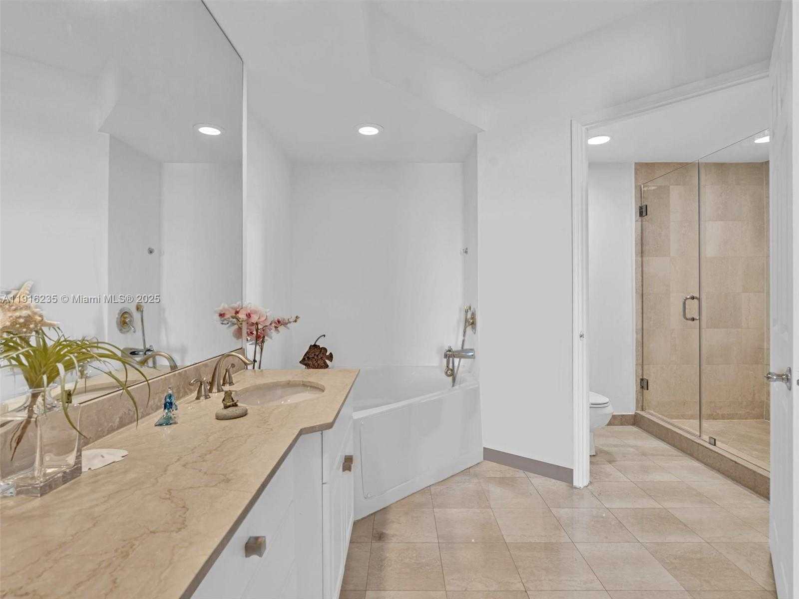 Small Image of 3370 HIDDEN BAY DR #1002, Aventura Number 34