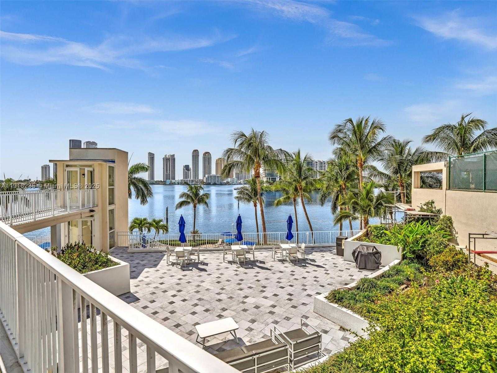 Small Image of 3370 HIDDEN BAY DR #1002, Aventura Number 49