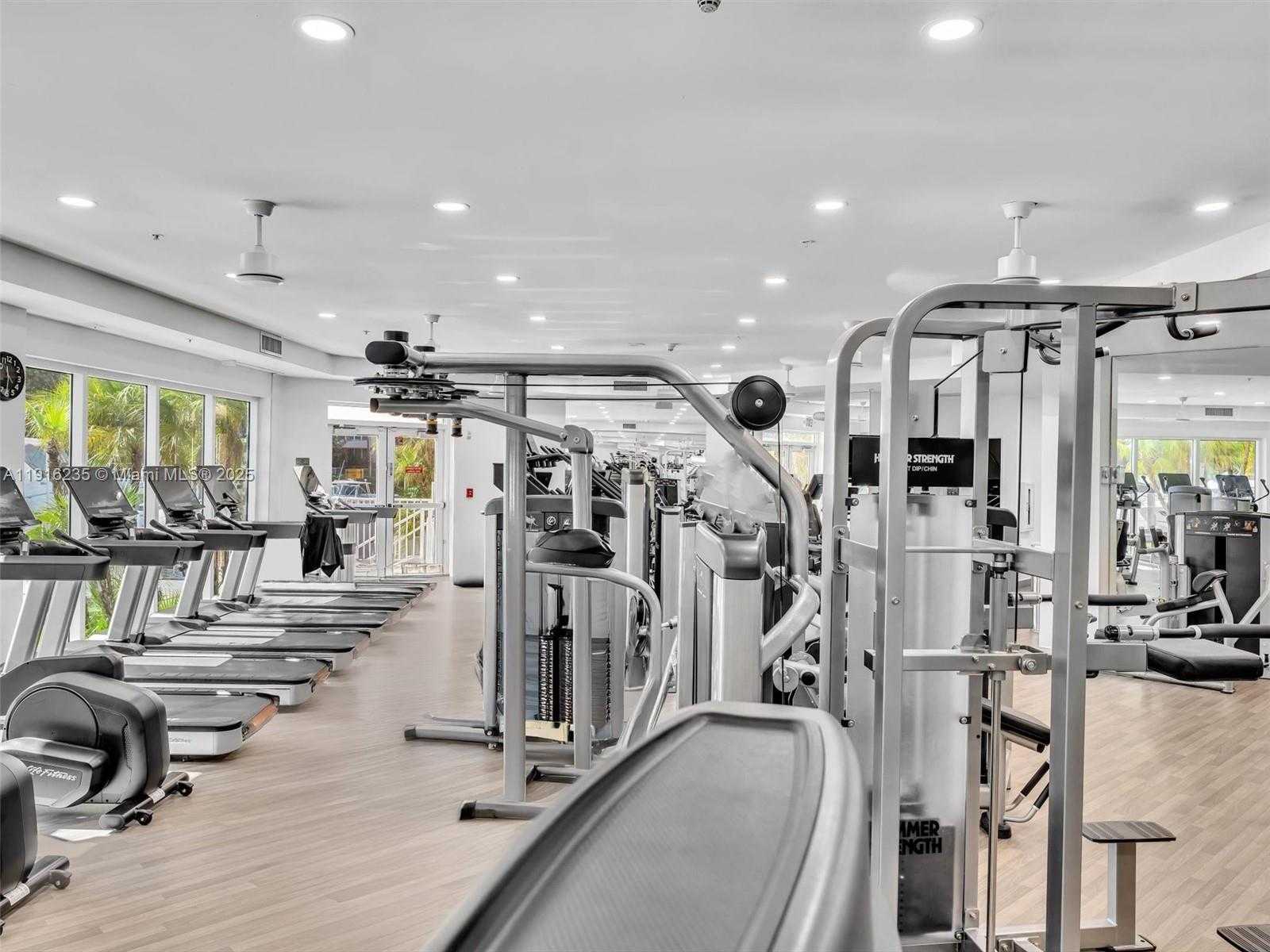 Small Image of 3370 HIDDEN BAY DR #1002, Aventura Number 77