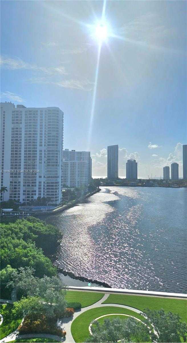Small Image of 3370 HIDDEN BAY DR #1002, Aventura Number 91