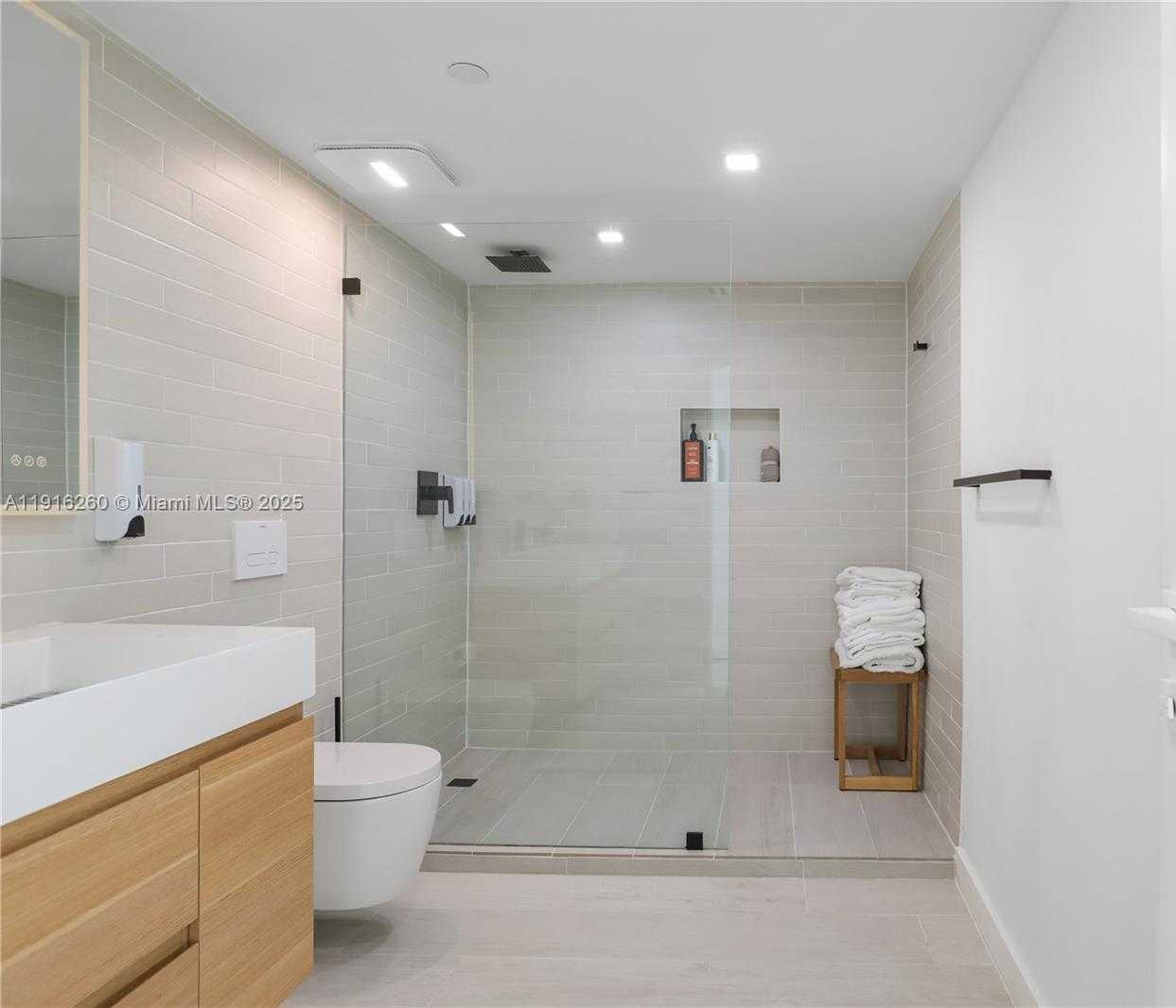 Small Image of Bay Harbor Islands Number 13