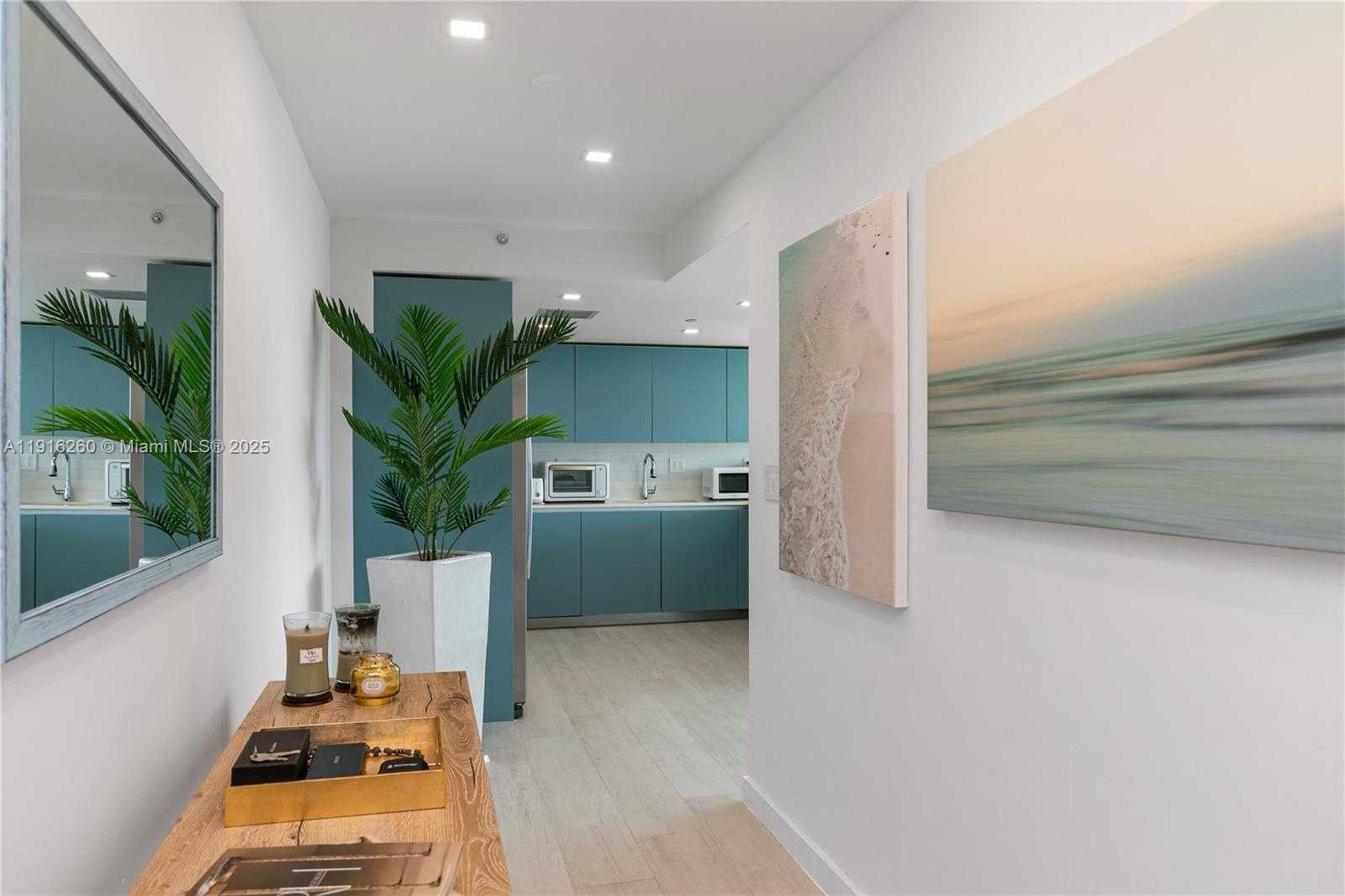 Small Image of Bay Harbor Islands Number 23