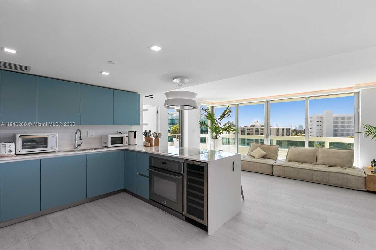 Small Image of Bay Harbor Islands Number 6