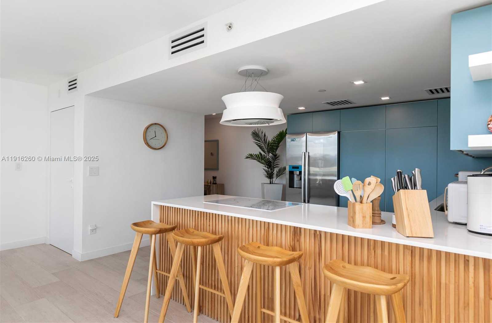 Small Image of Bay Harbor Islands Number 8