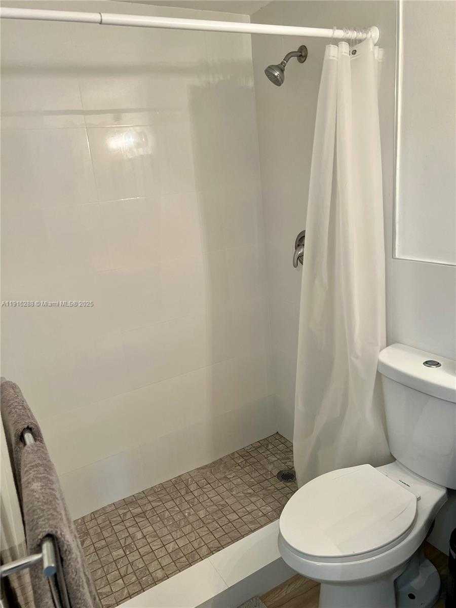 Small Image of 801 BRICKELL BAY DR #1469, Miami Number 10