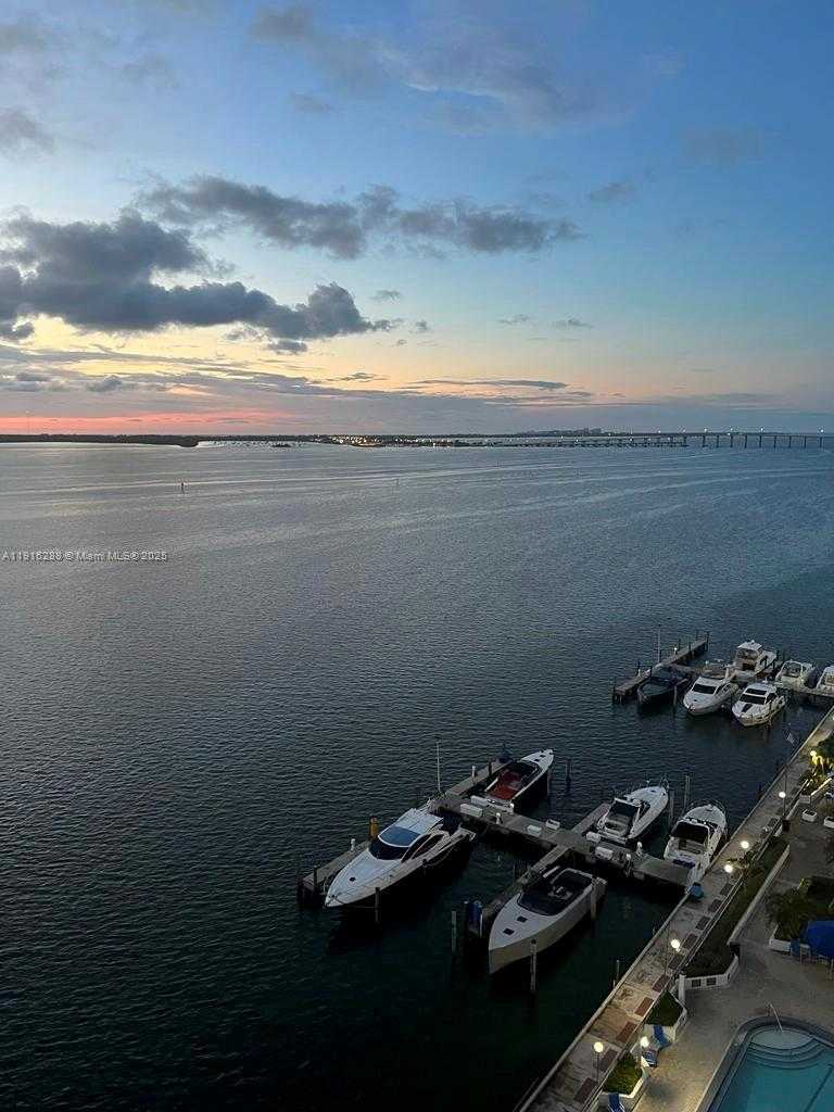 Small Image of 801 BRICKELL BAY DR #1469, Miami Number 16