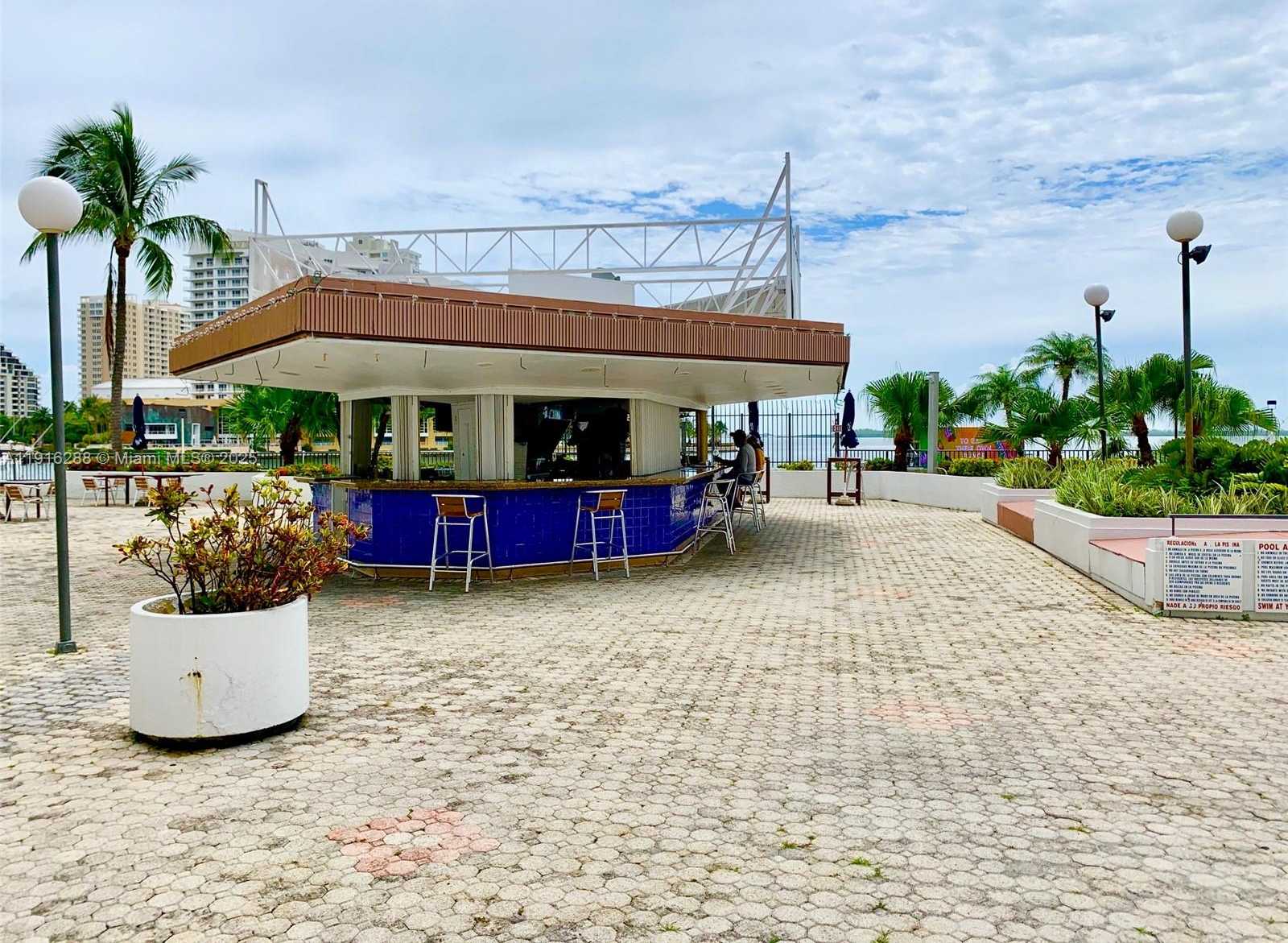 Small Image of 801 BRICKELL BAY DR #1469, Miami Number 21