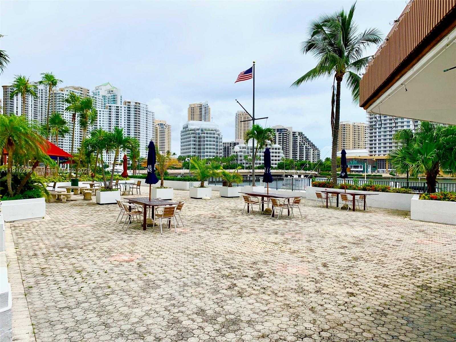 Small Image of 801 BRICKELL BAY DR #1469, Miami Number 22