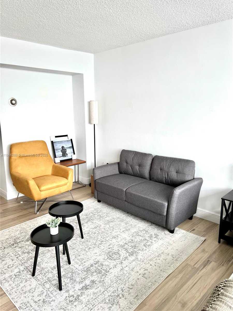 Small Image of 801 BRICKELL BAY DR #1469, Miami Number 7