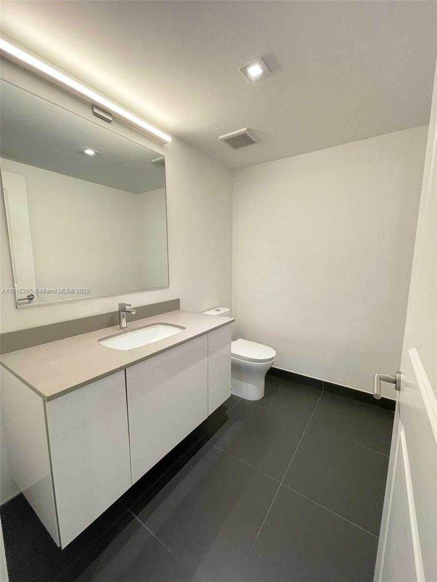 Small Image of 1600 NORTH EAST 1ST AVE #3705, Miami Number 5