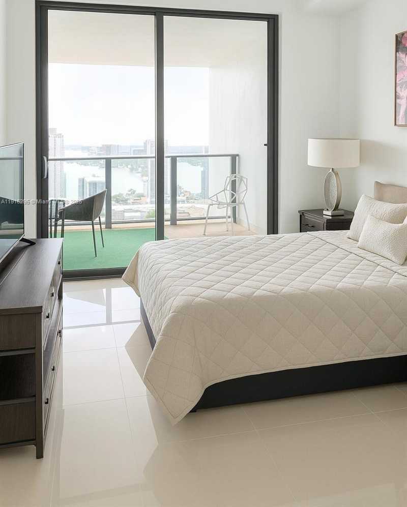 Small Image of 1600 NORTH EAST 1ST AVE #3705, Miami Number 7