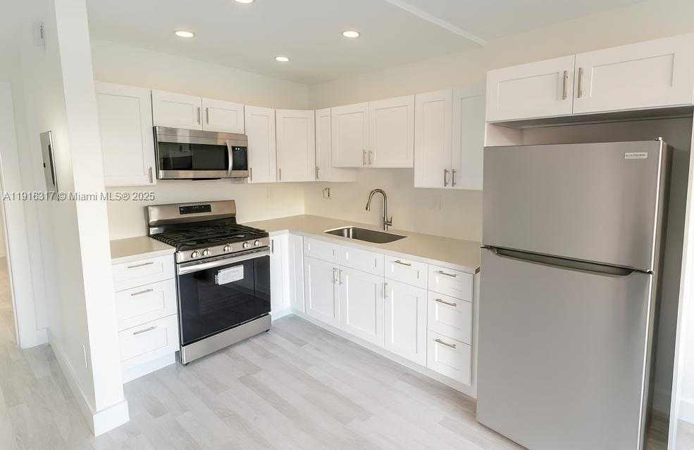 Small Image of 1280 WEST 54TH ST #322B, Hialeah Number 10