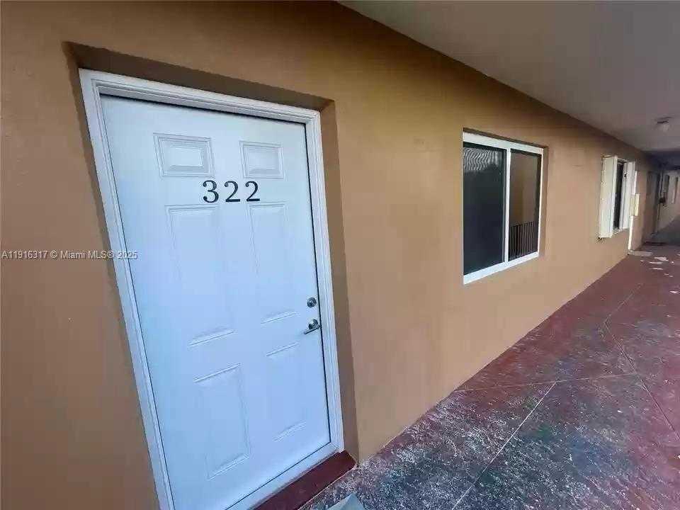 Small Image of 1280 WEST 54TH ST #322B, Hialeah Number 5