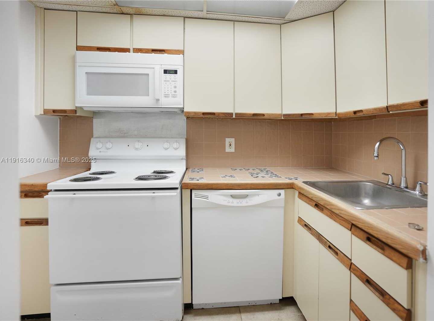 Small Image of 800 WEST AVE #924, Miami Beach Number 4