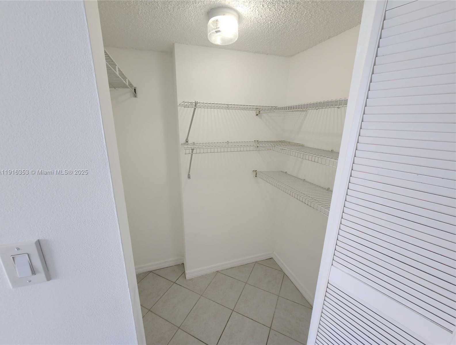 Small Image of 540 BRICKELL KEY DR #1603, Miami Number 9