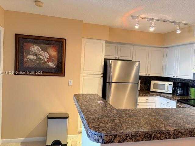 Small Image of 19501 EAST COUNTRY CLUB DR #9601, Aventura Number 9