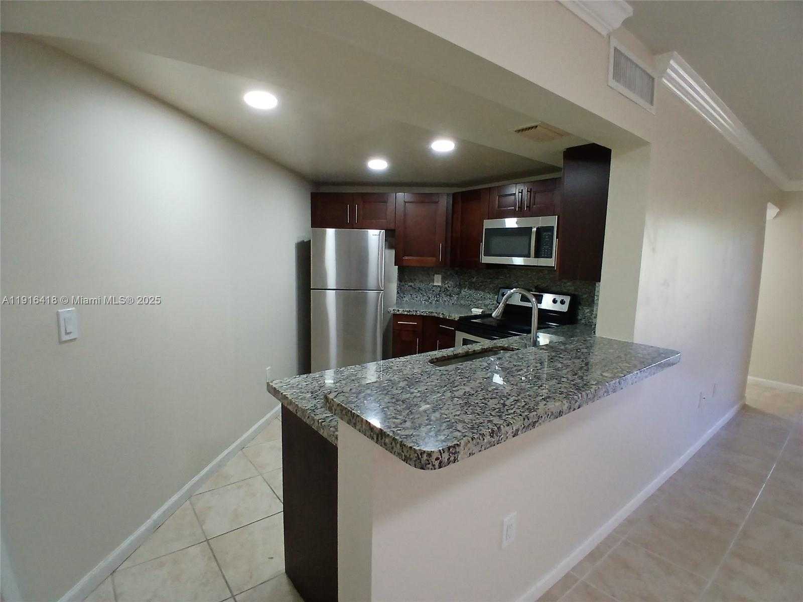 Small Image of 9731 FONTAINEBLEAU BLVD #F209, Miami Number 10