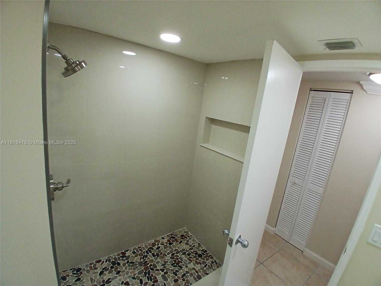 Small Image of 9731 FONTAINEBLEAU BLVD #F209, Miami Number 18