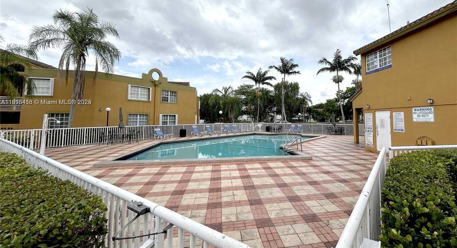 Small Image of 9731 FONTAINEBLEAU BLVD #F209, Miami Number 19