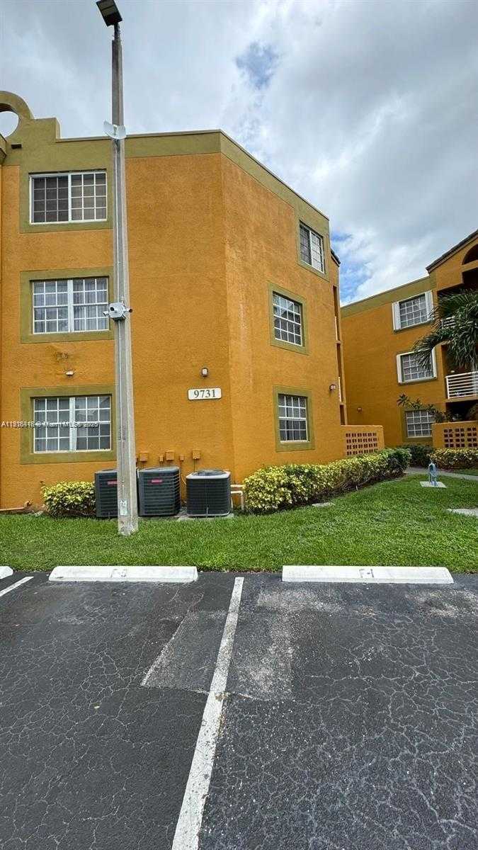 Small Image of 9731 FONTAINEBLEAU BLVD #F209, Miami Number 4