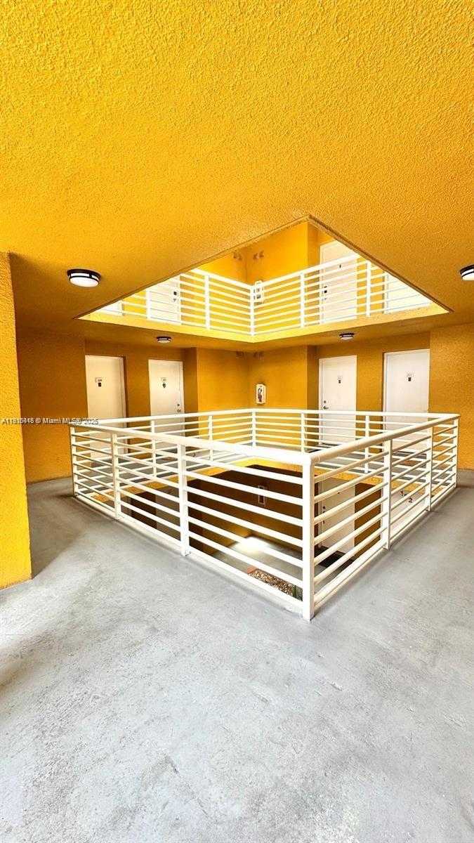 Small Image of 9731 FONTAINEBLEAU BLVD #F209, Miami Number 6