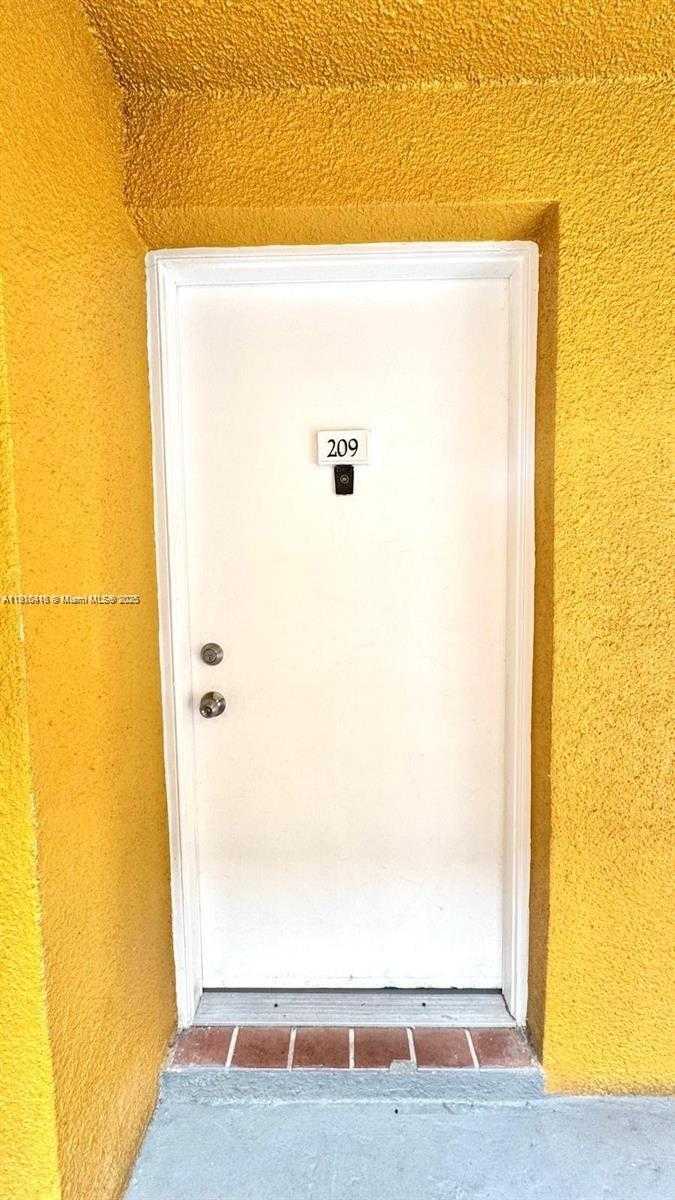 Small Image of 9731 FONTAINEBLEAU BLVD #F209, Miami Number 7