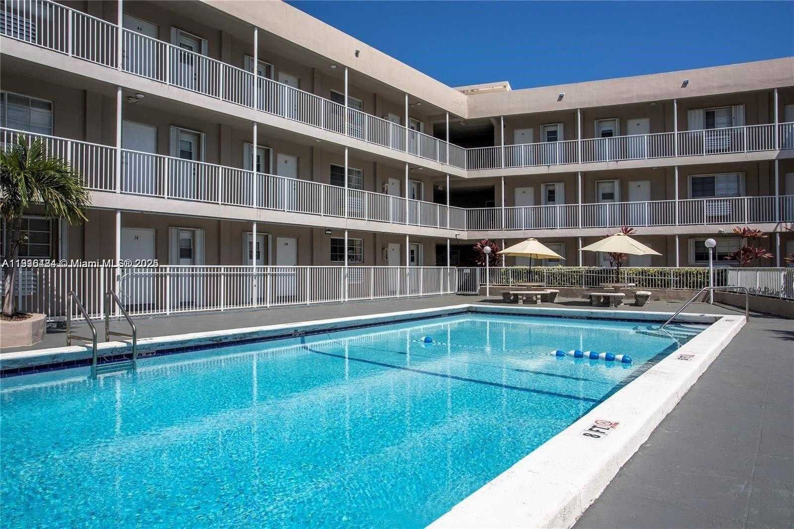 Small Image of 6580 SANTONA ST #A32, Coral Gables Number 13