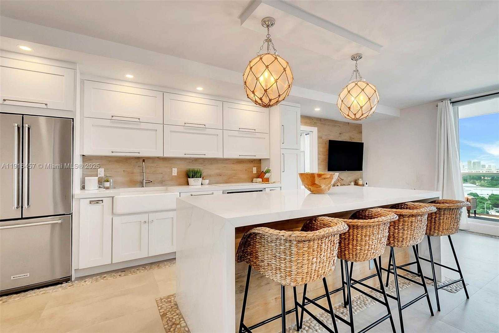 Small Image of 2301 COLLINS AVE #1533, Miami Beach Number 1