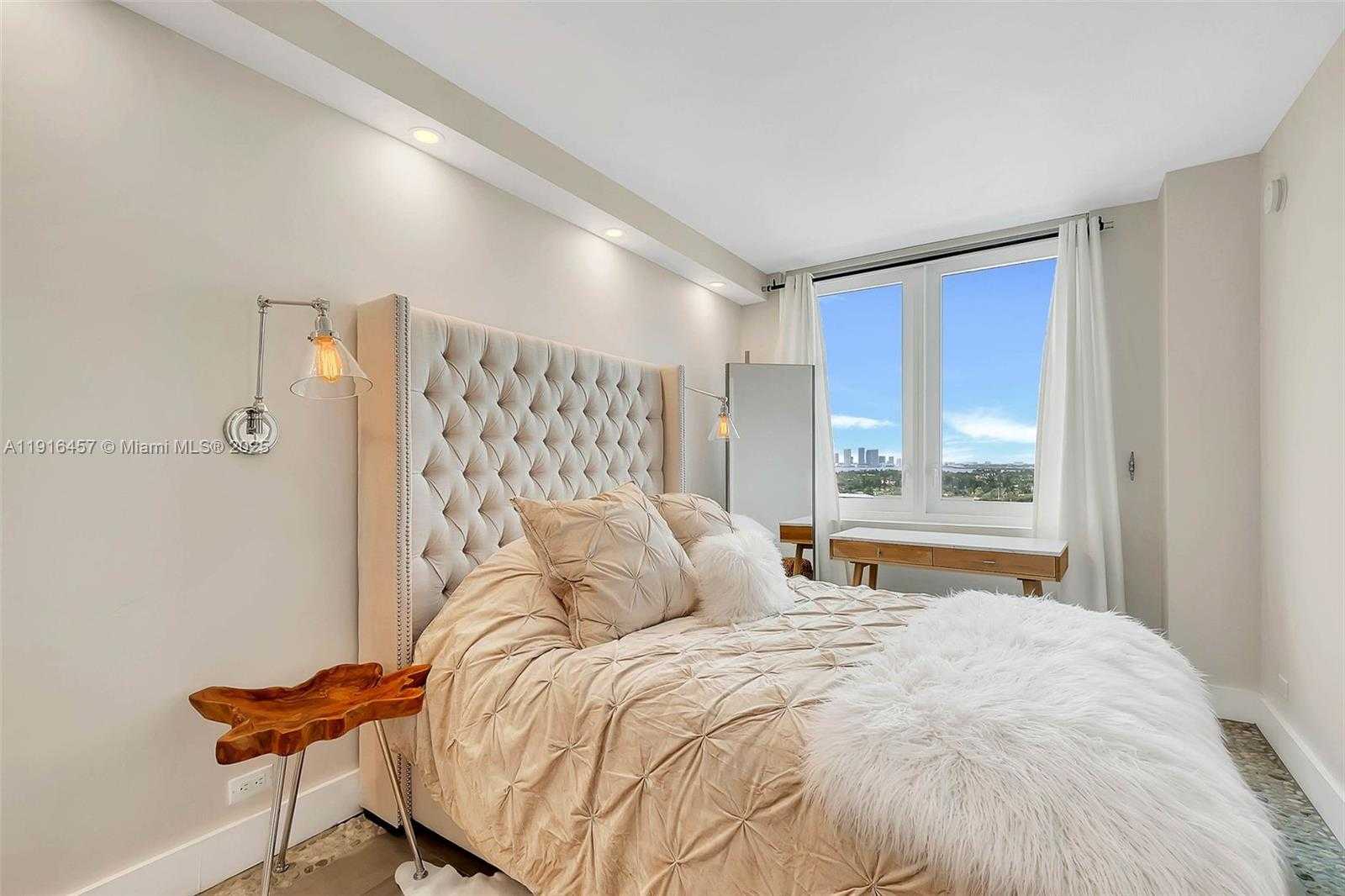 Small Image of 2301 COLLINS AVE #1533, Miami Beach Number 10