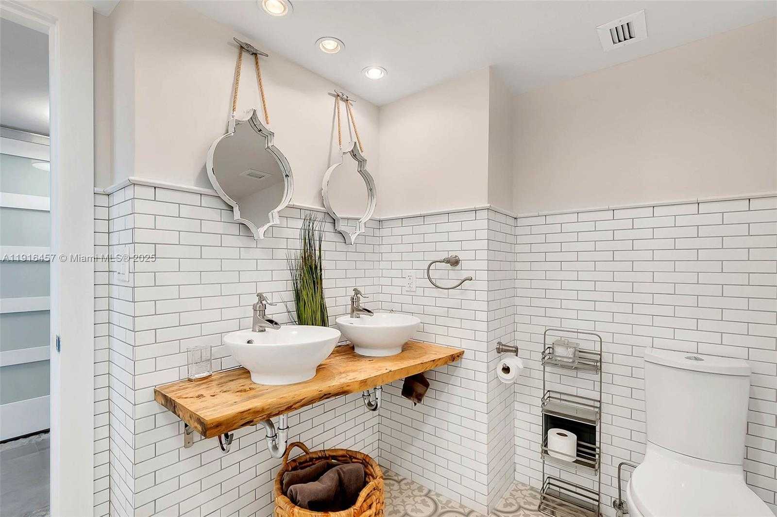 Small Image of 2301 COLLINS AVE #1533, Miami Beach Number 17