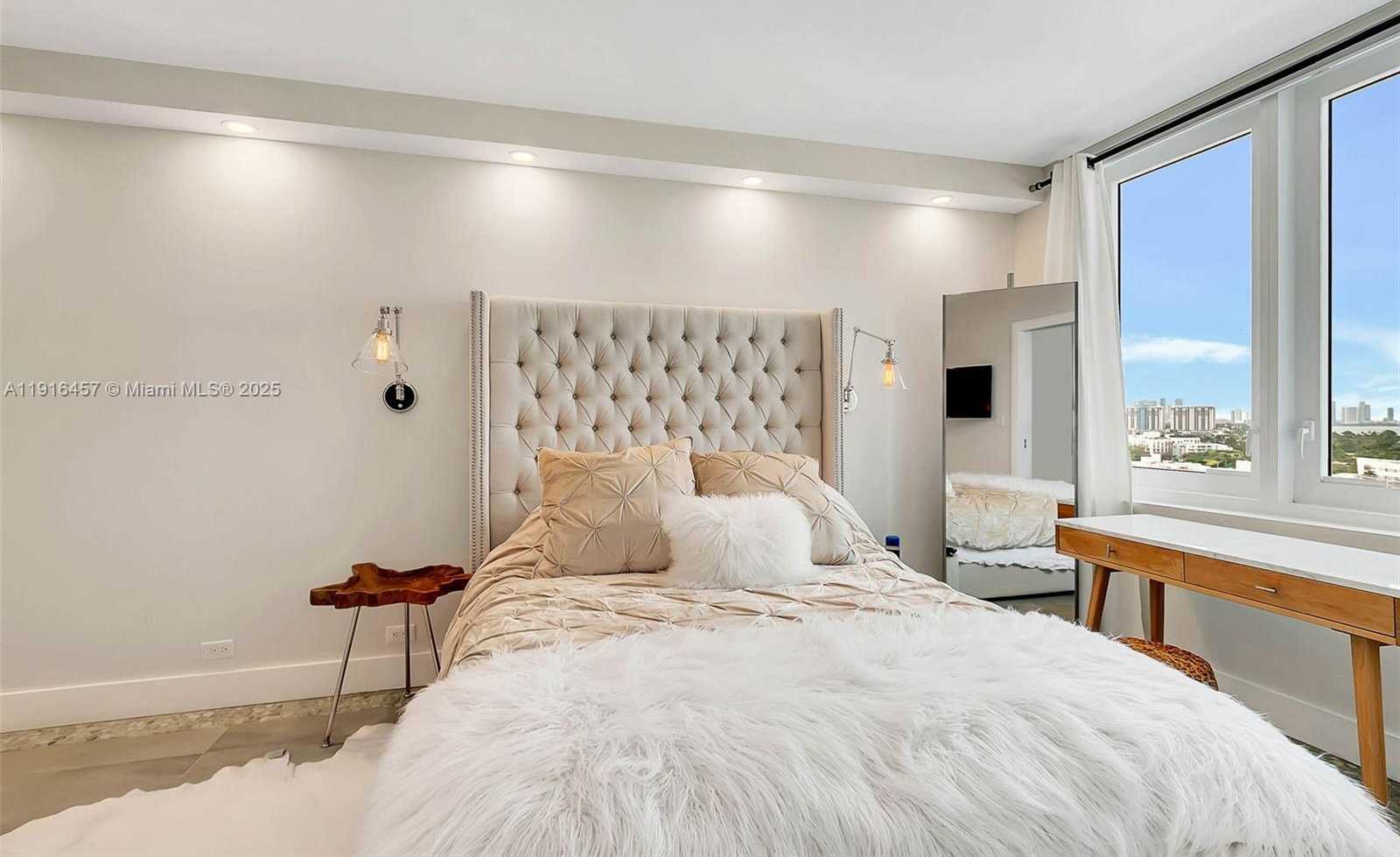 Small Image of 2301 COLLINS AVE #1533, Miami Beach Number 9