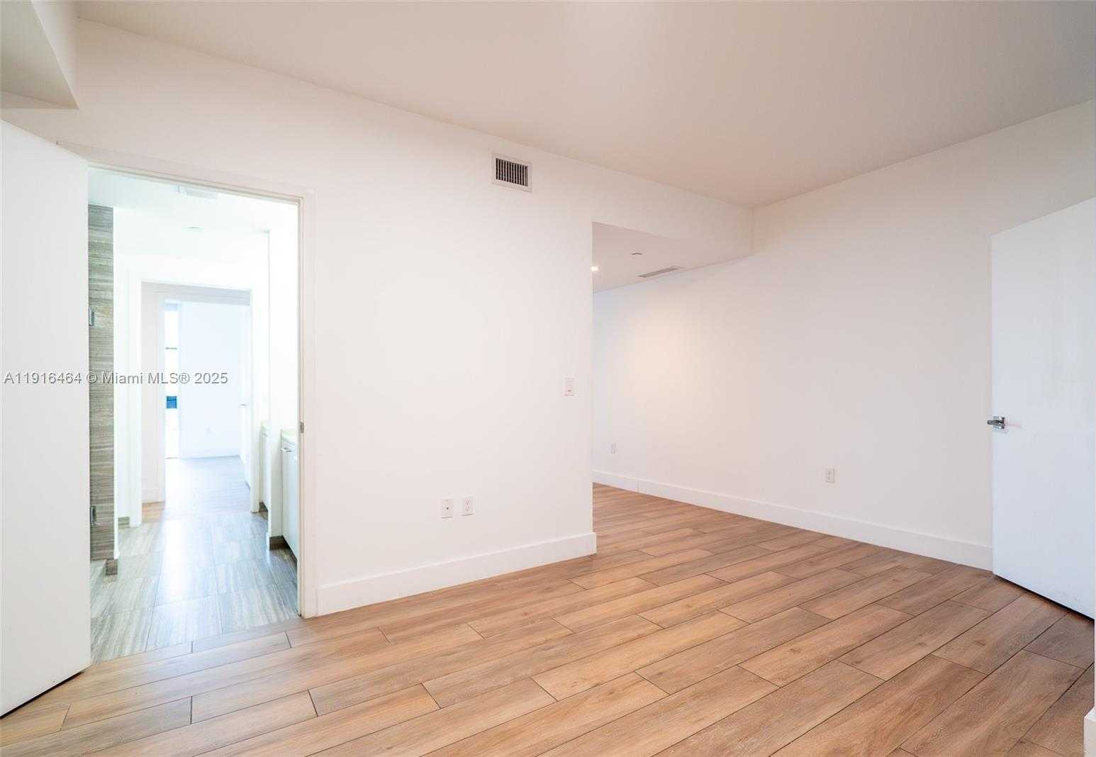 Small Image of 1010 BRICKELL AVE #2201, Miami Number 11