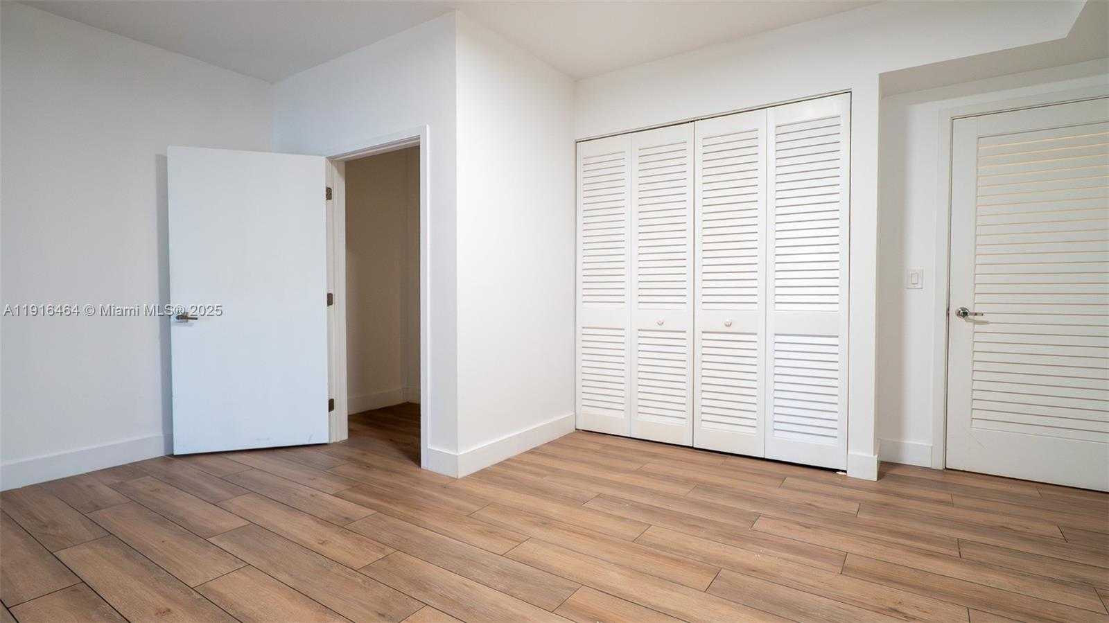 Small Image of 1010 BRICKELL AVE #2201, Miami Number 12