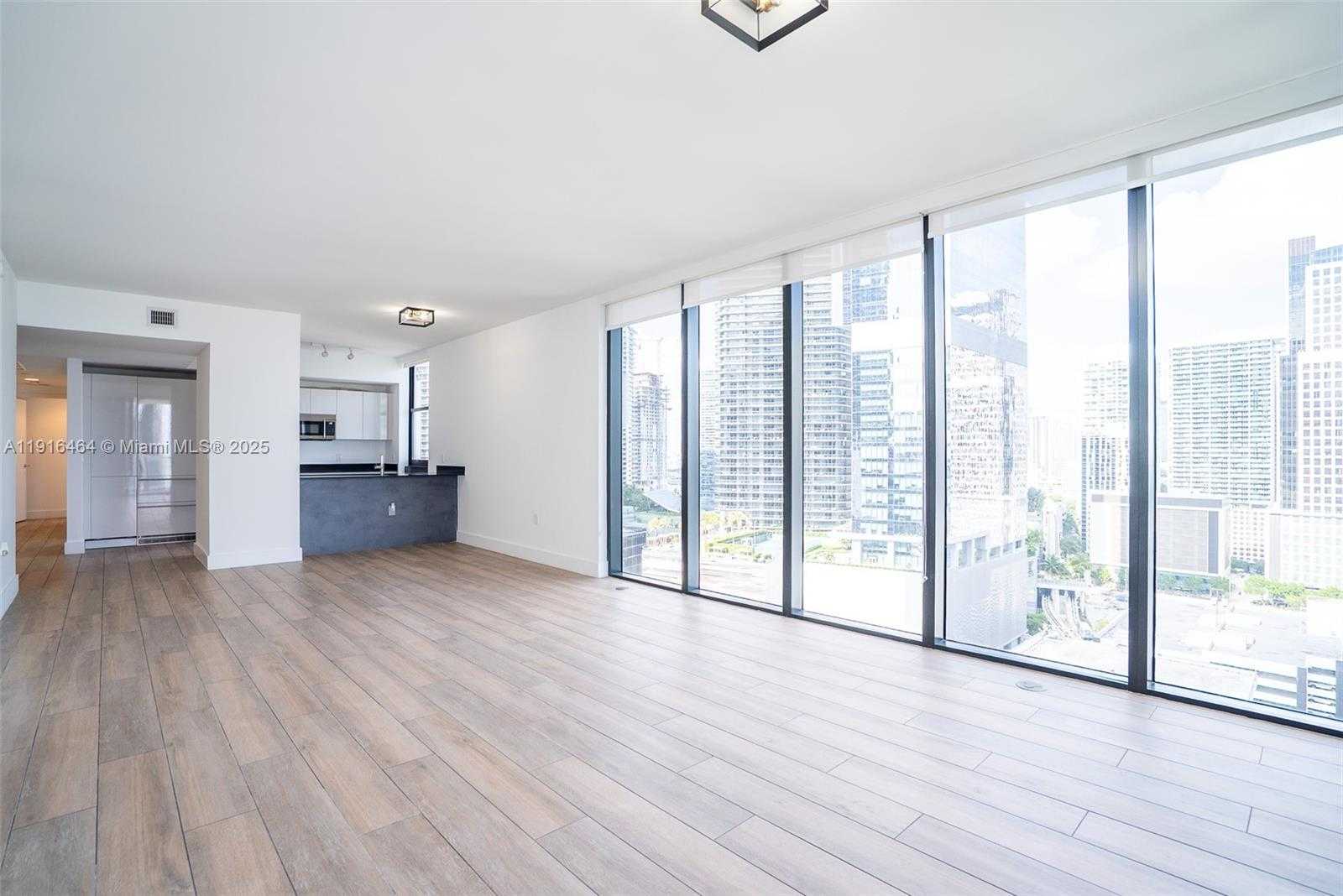Small Image of 1010 BRICKELL AVE #2201, Miami Number 3
