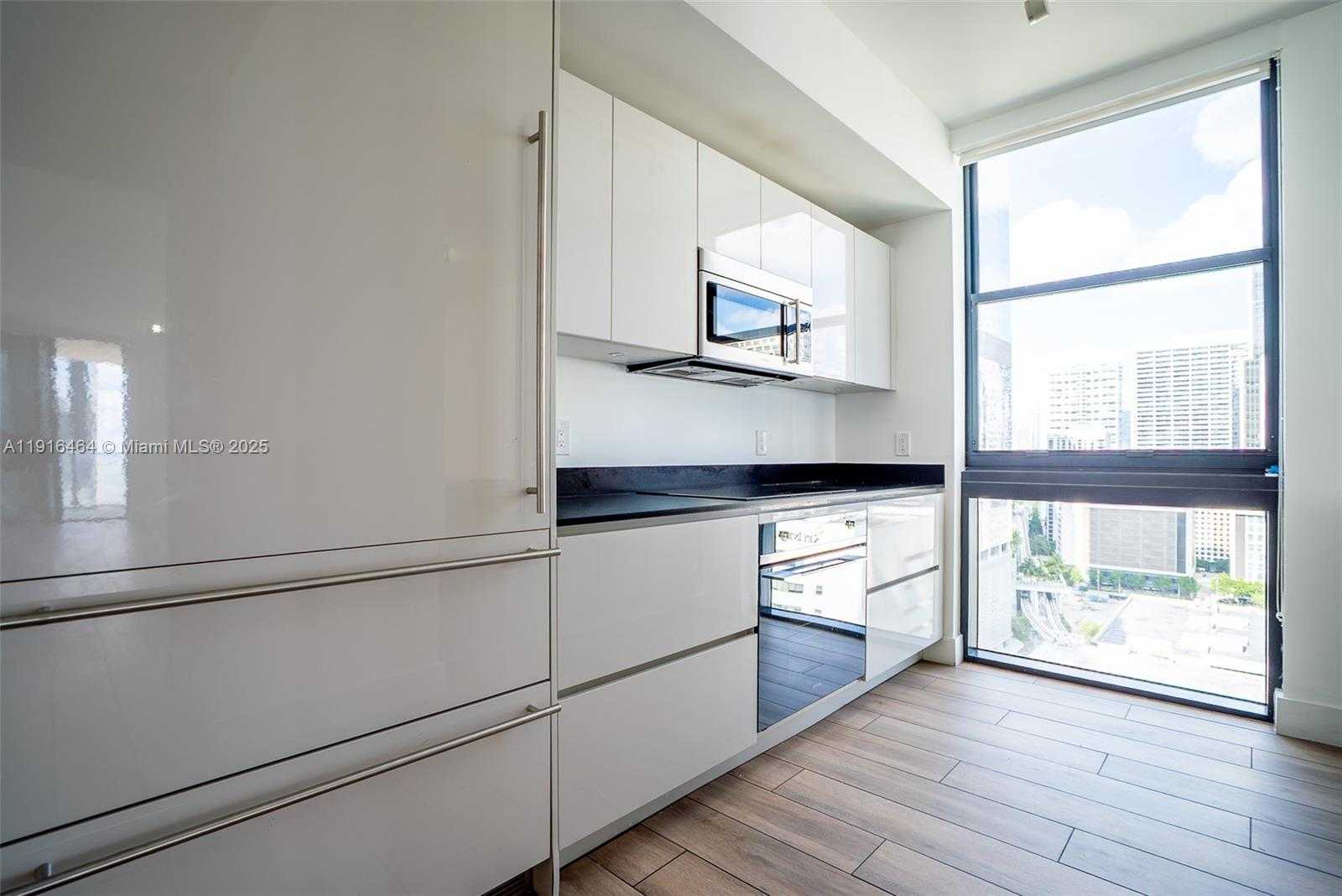 Small Image of 1010 BRICKELL AVE #2201, Miami Number 5
