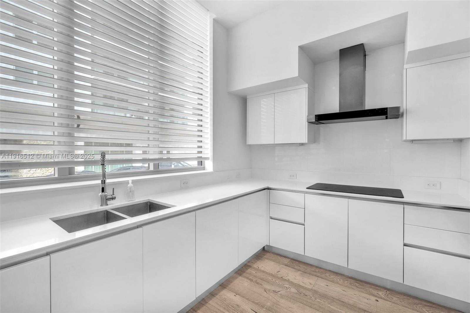 Small Image of 9501 COLLINS AVE #1, Surfside Number 23