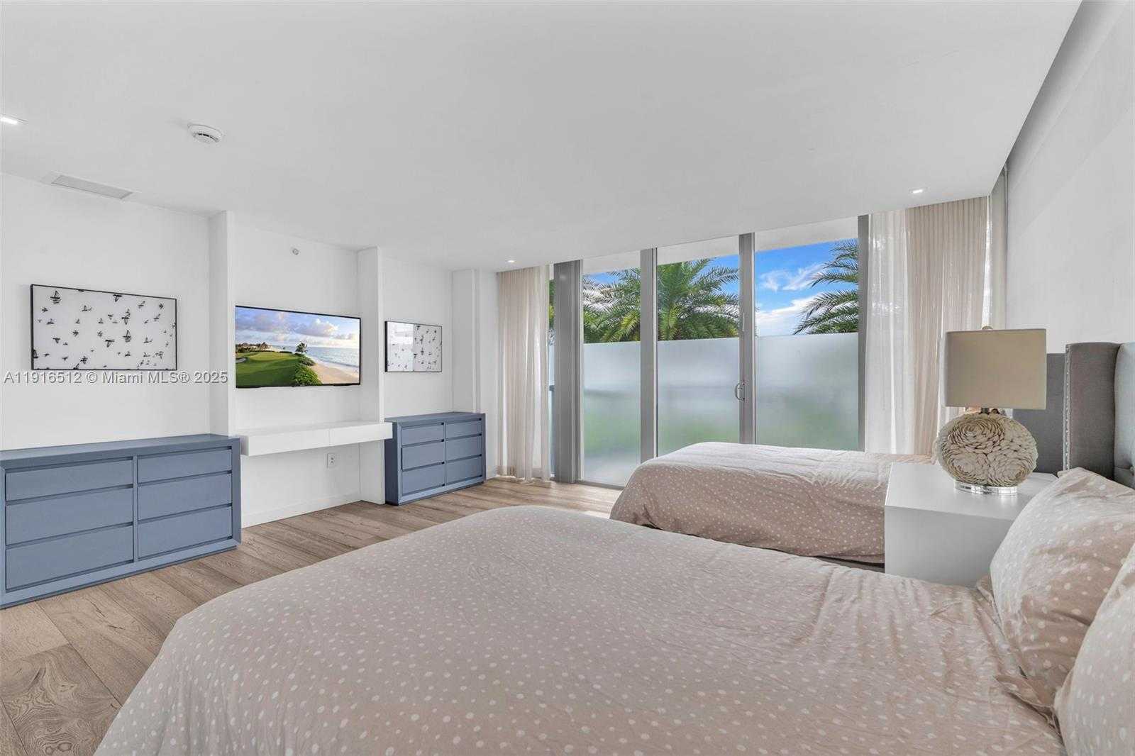 Small Image of 9501 COLLINS AVE #1, Surfside Number 30