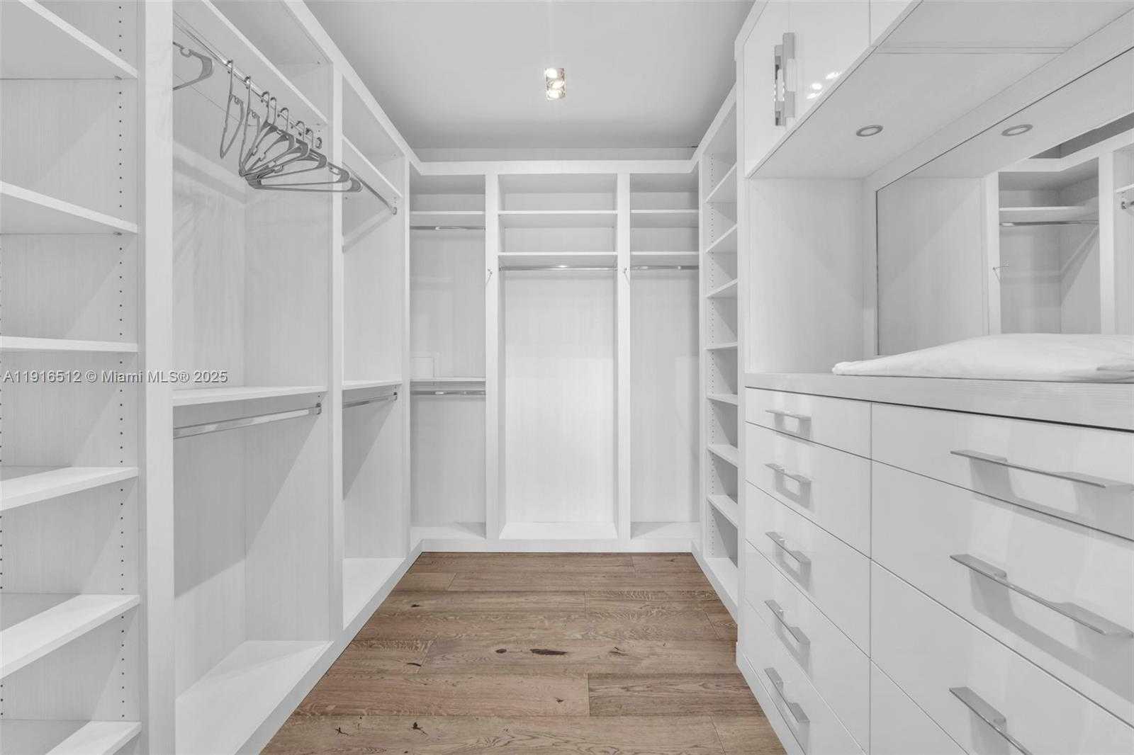 Small Image of 9501 COLLINS AVE #1, Surfside Number 35