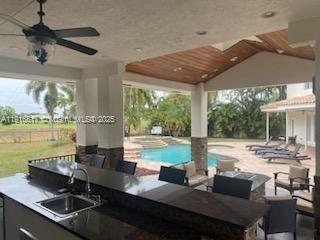 Small Image of 352 KINGFISHER DR, Jupiter Number 10